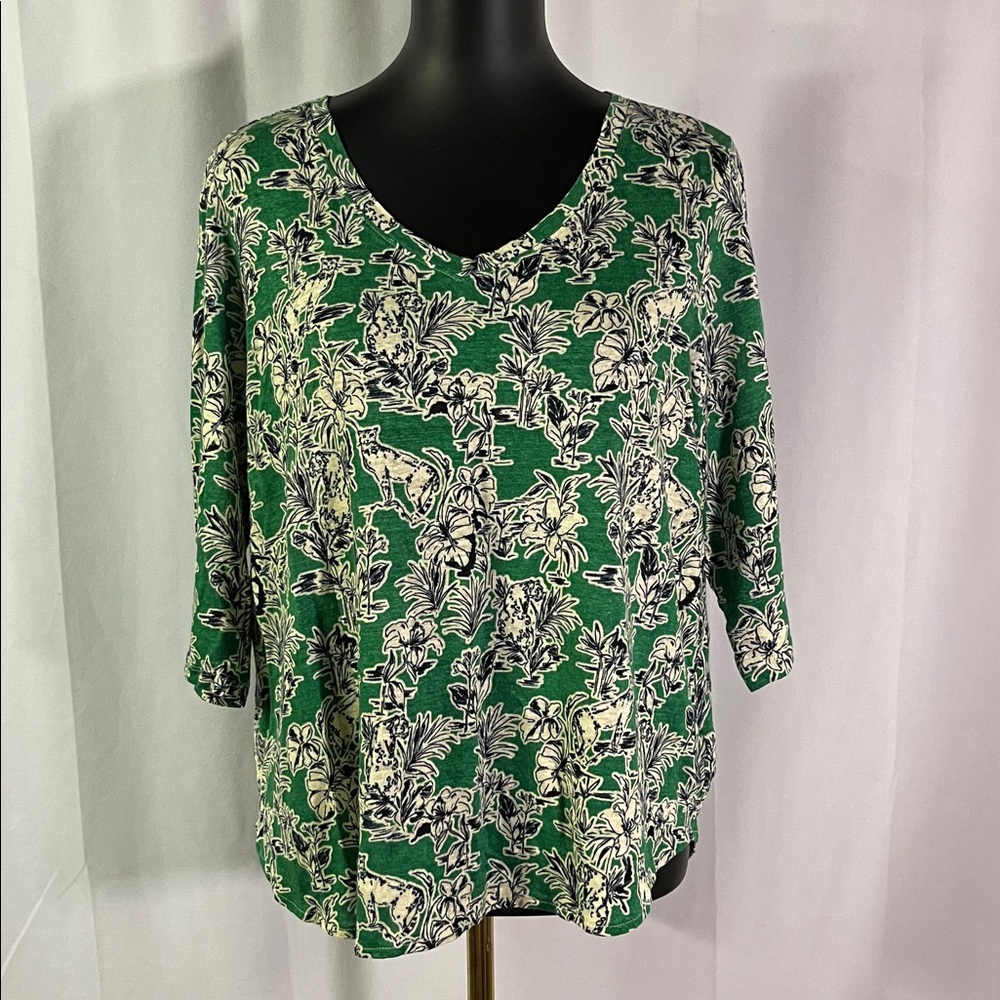 C&C California Green Jungle Print 3/4 Sleeve V-Neck Linen Top